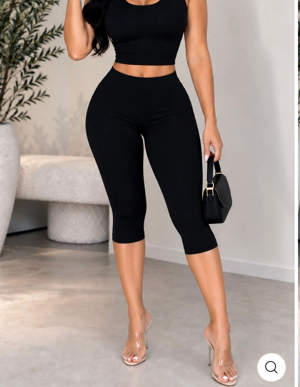 Black capri