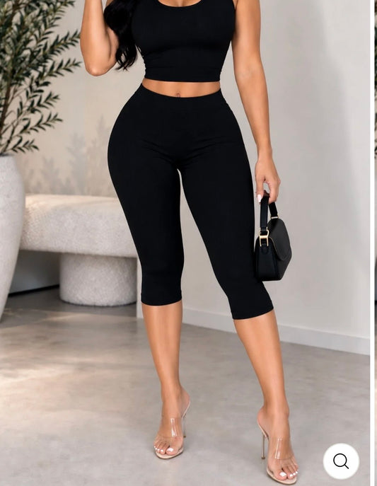 Black capri